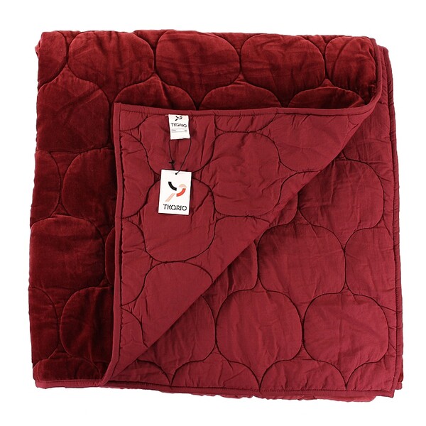 Покрывало стеганое бархатное &quot;Хвойное утро&quot; Цвет бордовый